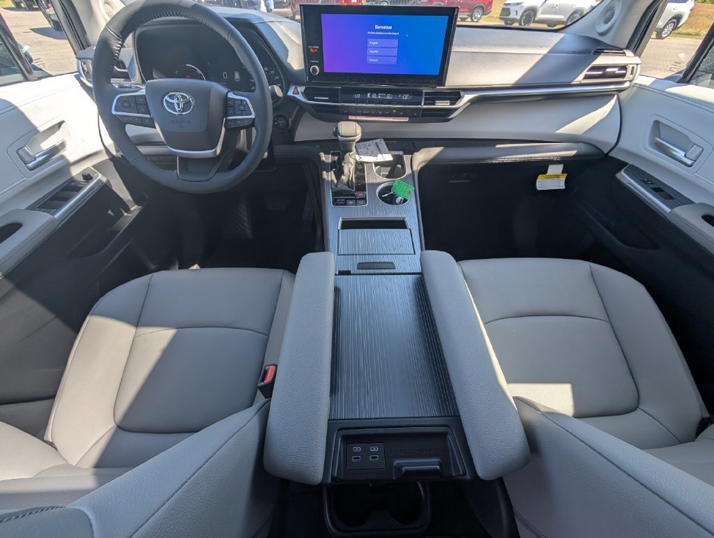 New 2026 Toyota Sienna XLE FWD image 25