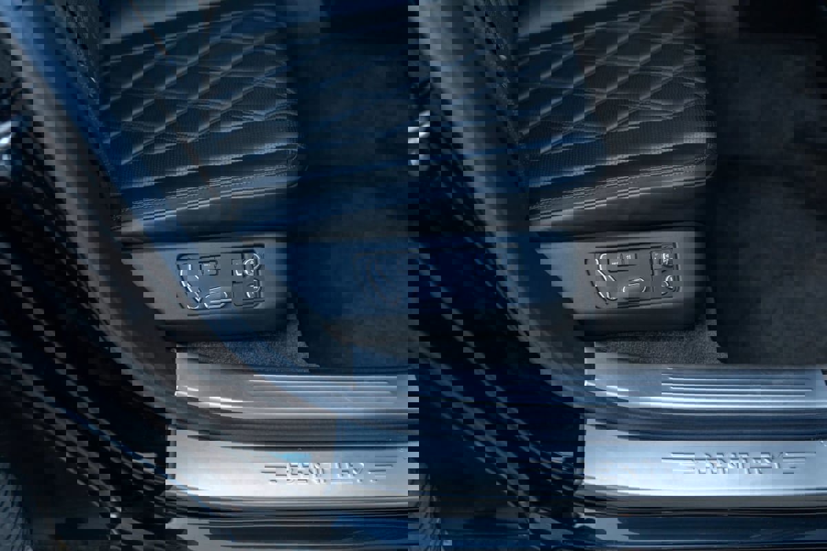 Used 2015 Bentley Flying Spur V8 image 53