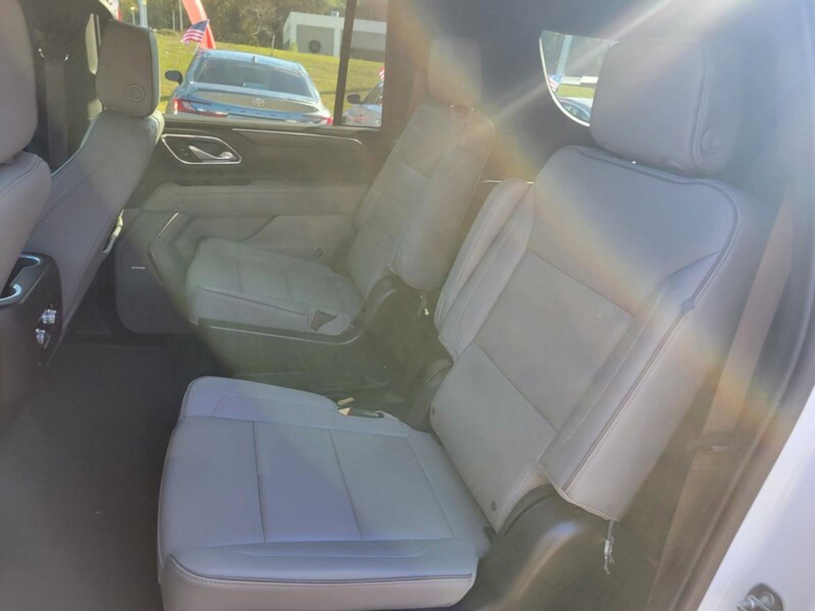 Used 2022 GMC Yukon XL SLT w/ SLT Premium Package image 23