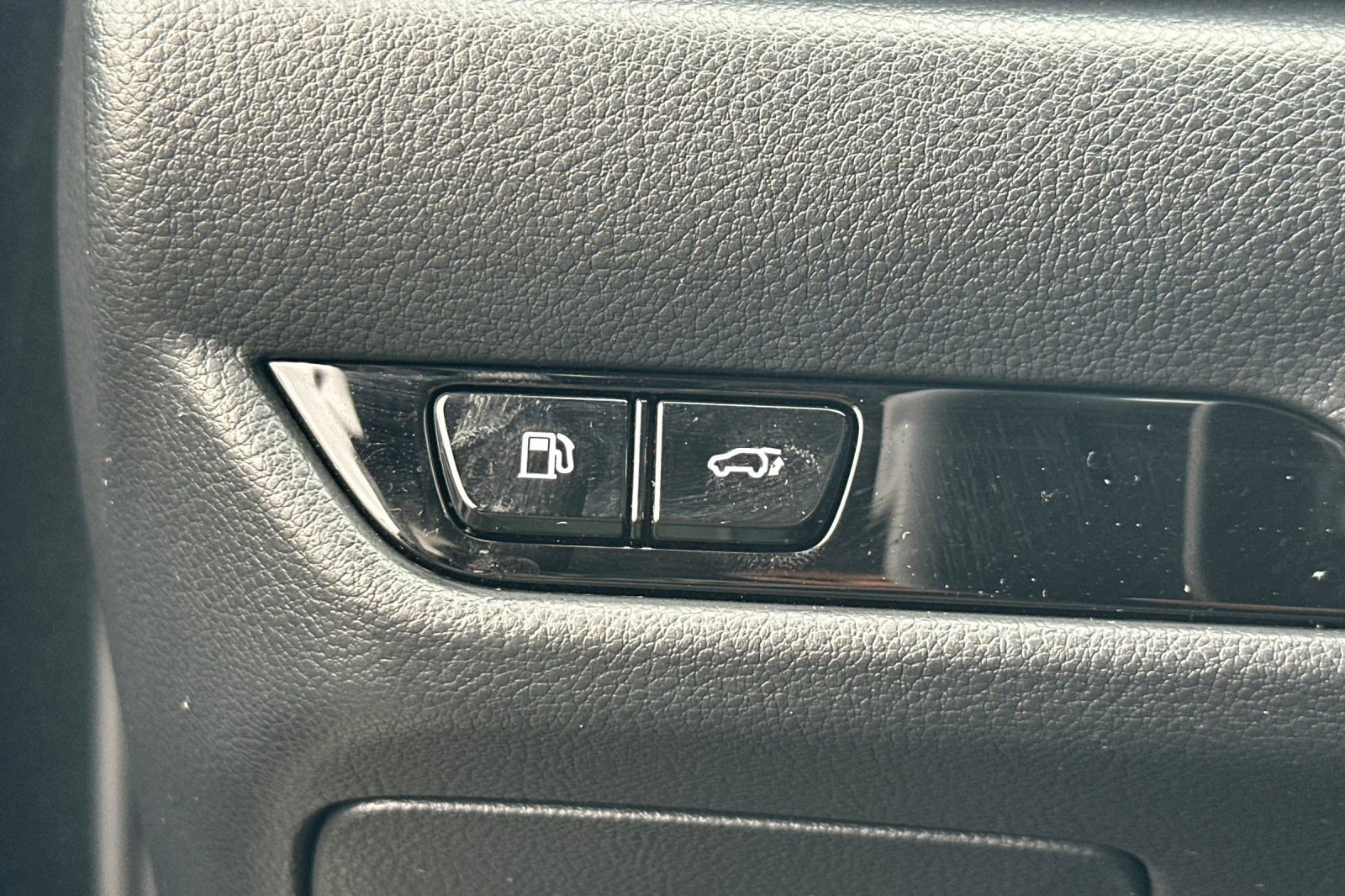 Certified 2025 Lexus NX 350h AWD w/ Cold Area Package image 36