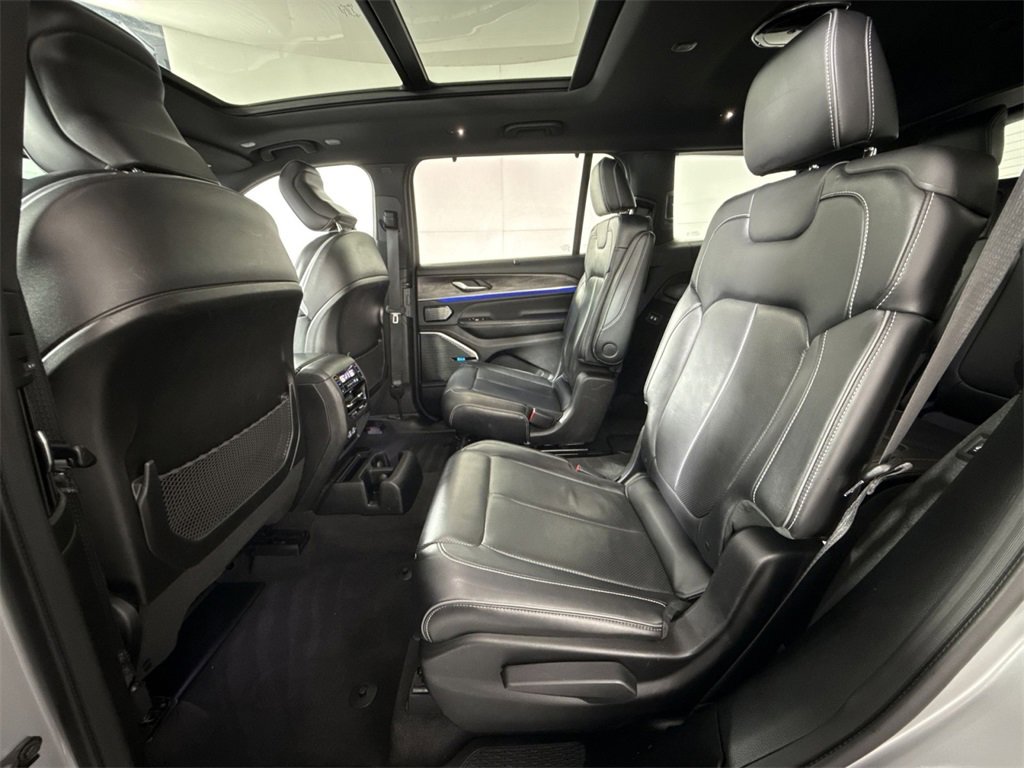 Used 2021 Jeep Grand Cherokee L Overland w/ Advanced Protech Group III image 25