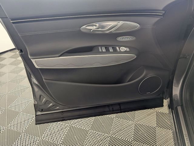 Used 2022 Genesis GV70 2.5T w/ Advanced Package image 10