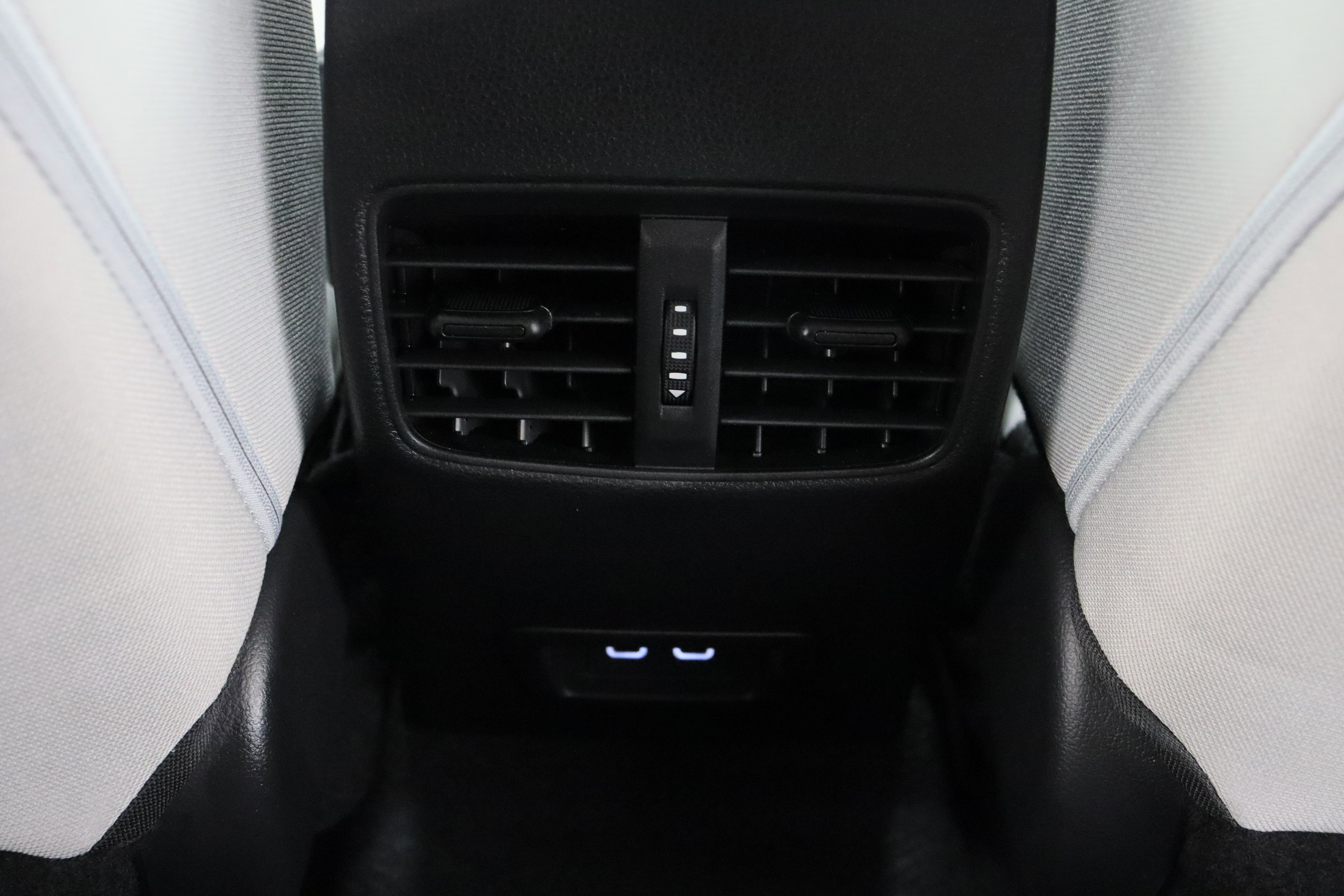 Certified 2023 Toyota Corolla Cross LE w/ Moonroof Package image 29