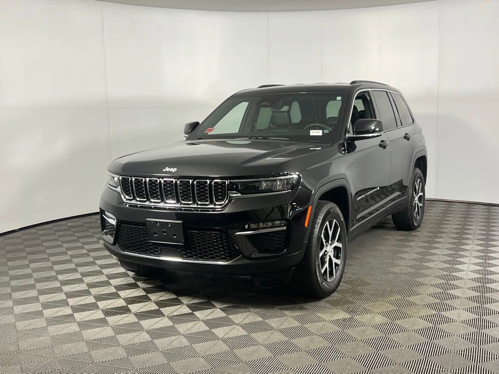 Used 2024 Jeep Grand Cherokee Limited image 3