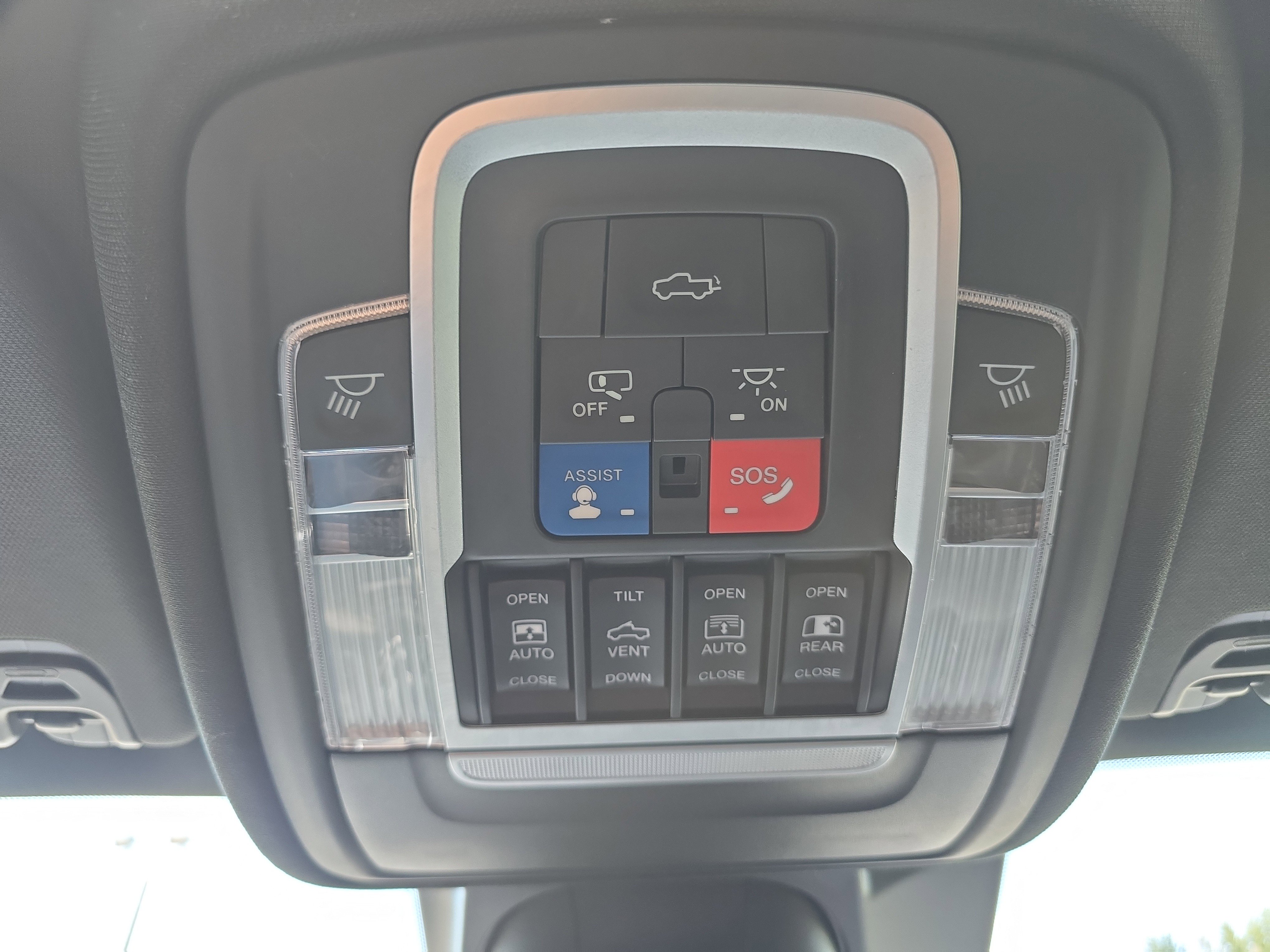 Used 2021 RAM 1500 Laramie AWD/4WD image 35