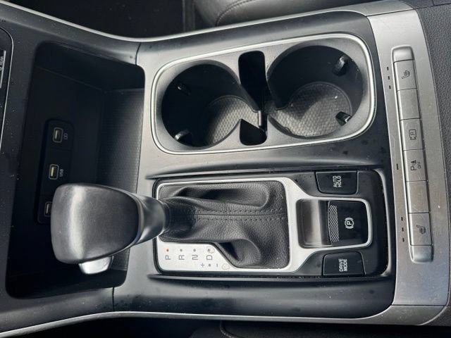 Used 2023 Kia Carnival LX FWD image 47
