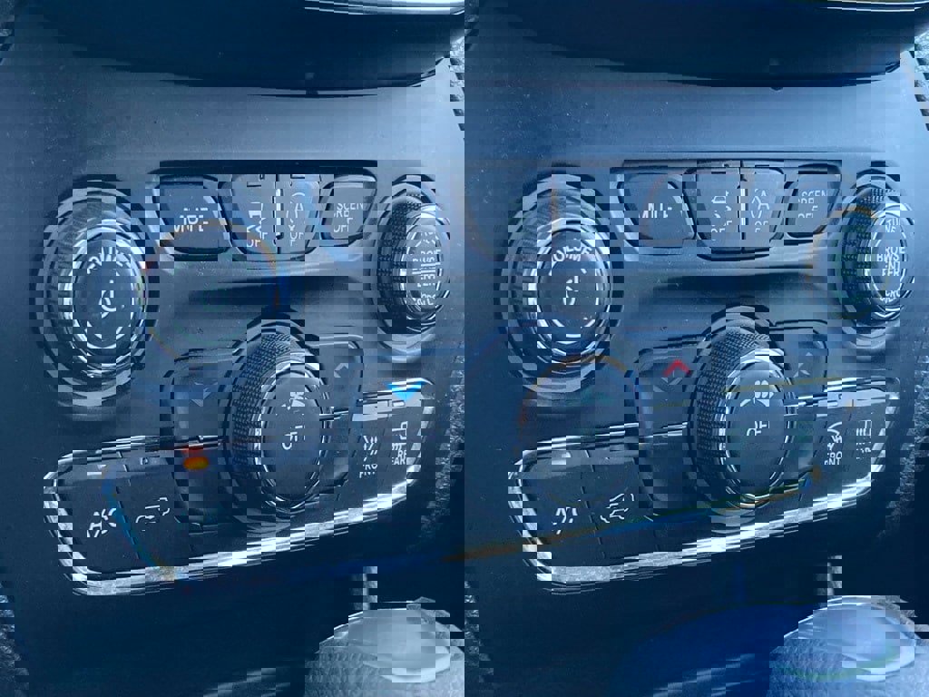 Used 2021 Jeep Cherokee Latitude image 24