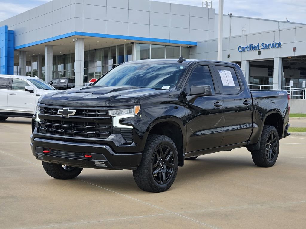 Used 2025 Chevrolet Silverado 1500 LT Trail Boss w/ Convenience Package II AWD/4WD image 4