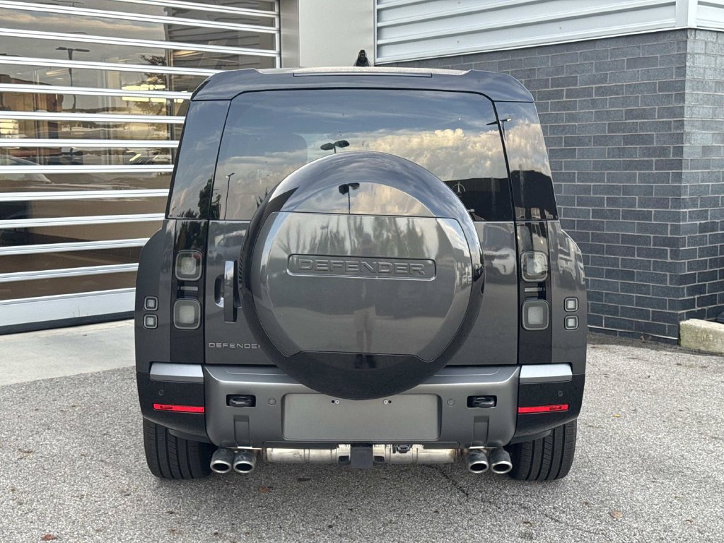 New 2026 Land Rover Defender 130 V8 AWD/4WD image 5