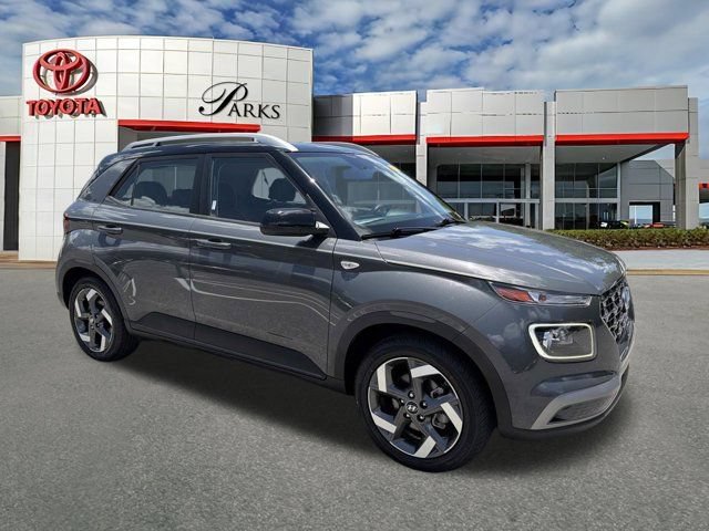 Used 2023 Hyundai Venue Limited w/ Cargo Package
