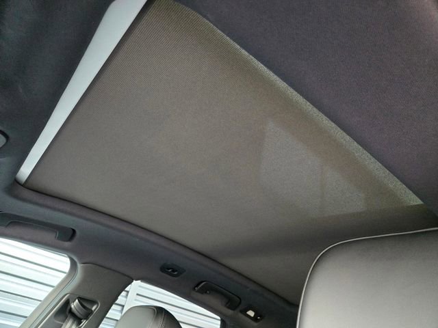 Used 2025 Porsche Macan image 21