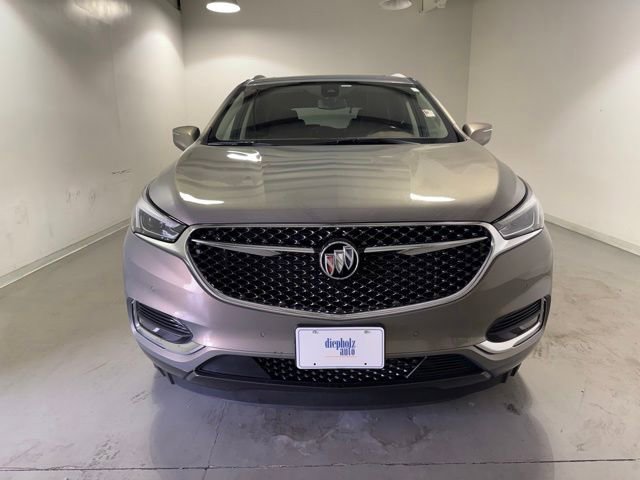 Used 2018 Buick Enclave Avenir w/ Avenir Technology Package FWD image 2