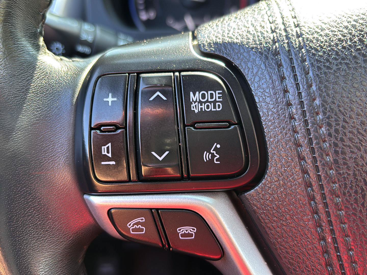 Used 2015 Toyota Highlander Limited AWD/4WD image 26