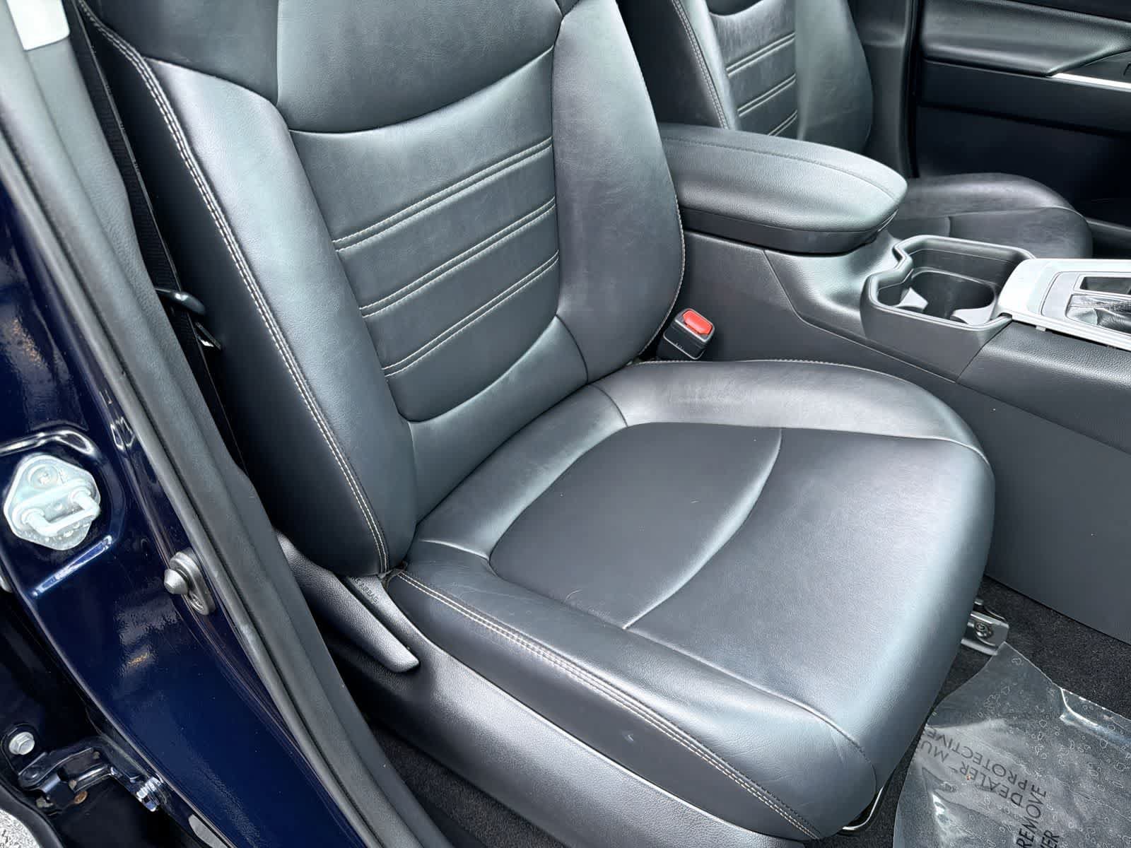 Used 2019 Toyota RAV4 XLE Premium w/ Cold Weather Package AWD/4WD image 22