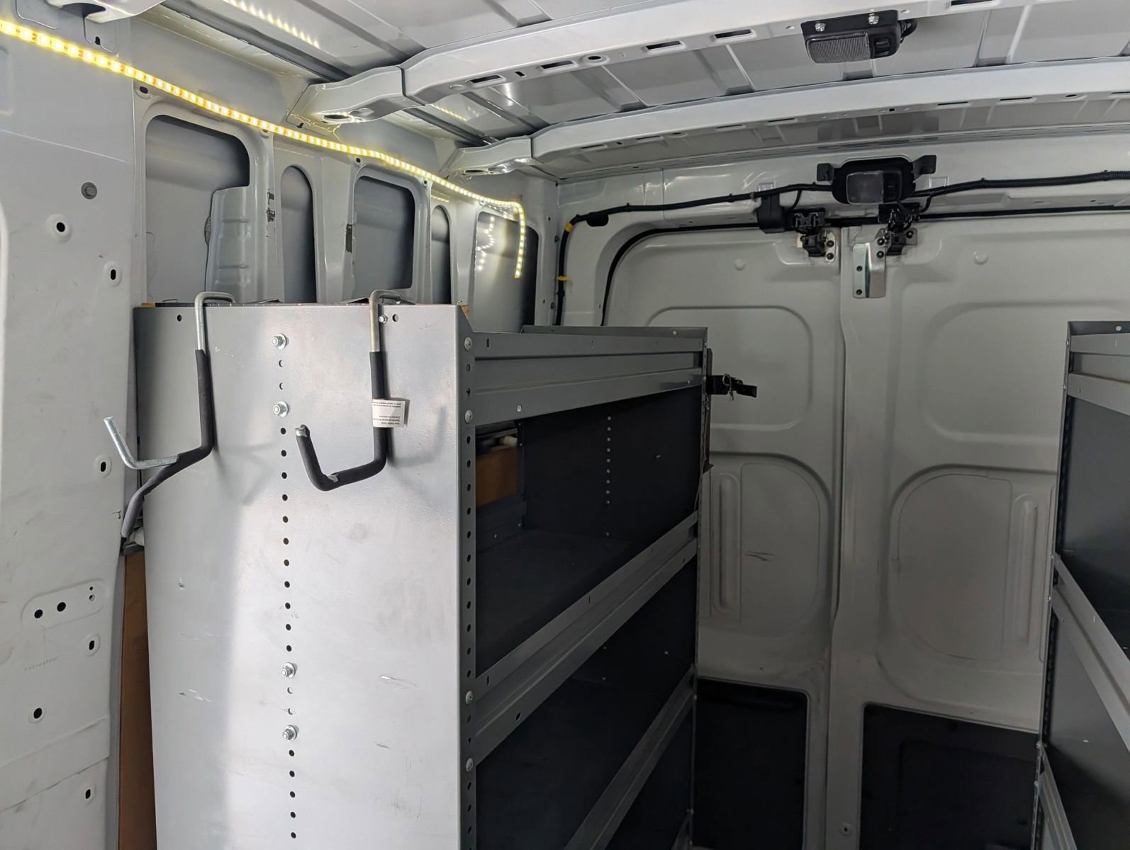 Used 2020 Nissan NV 2500 SV image 28