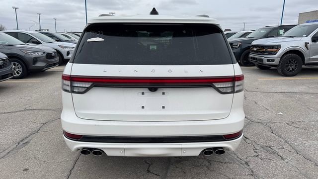 New 2026 Lincoln Aviator AWD w/ Jet Appearance Package image 6
