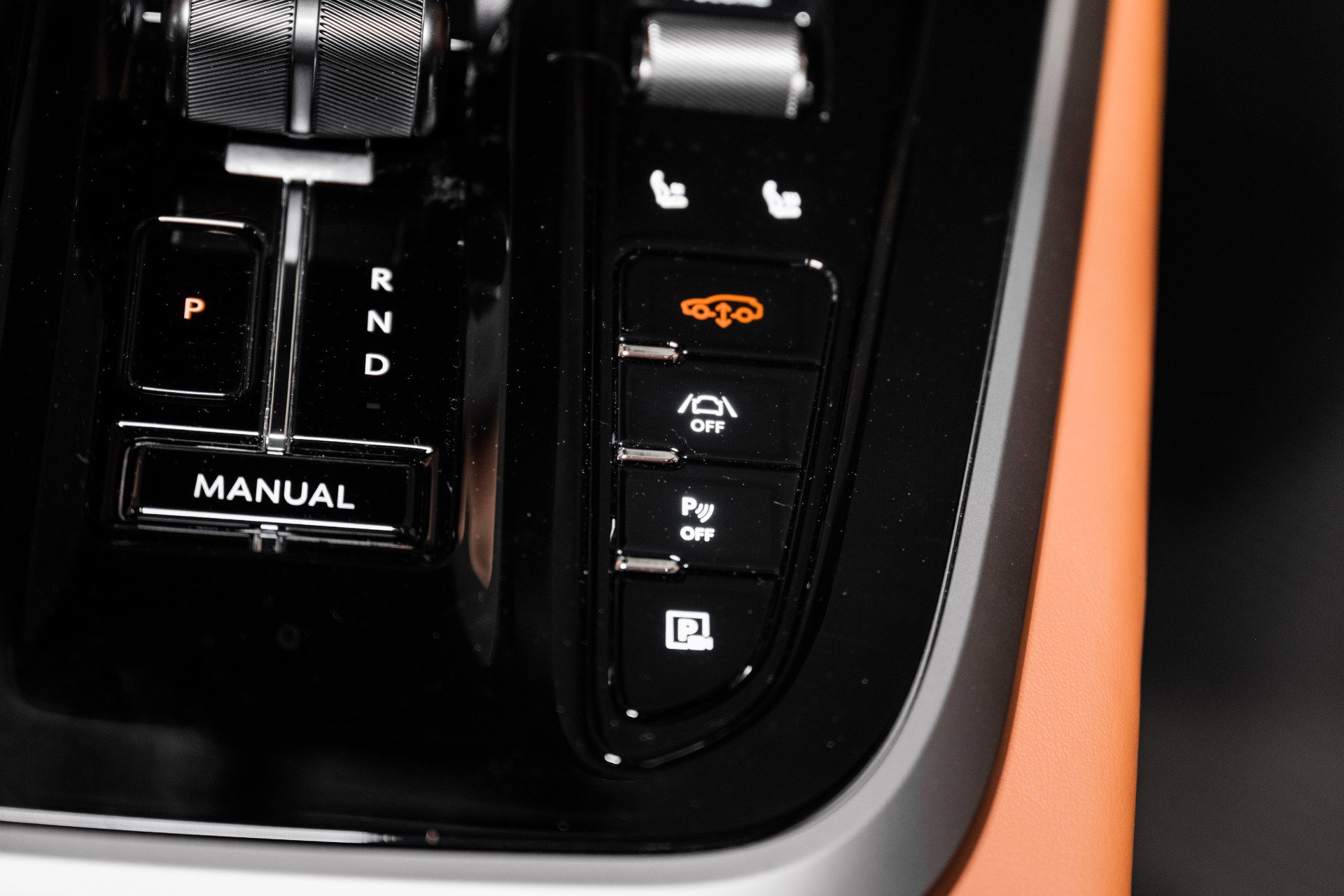 New 2026 Aston Martin DBX S image 41