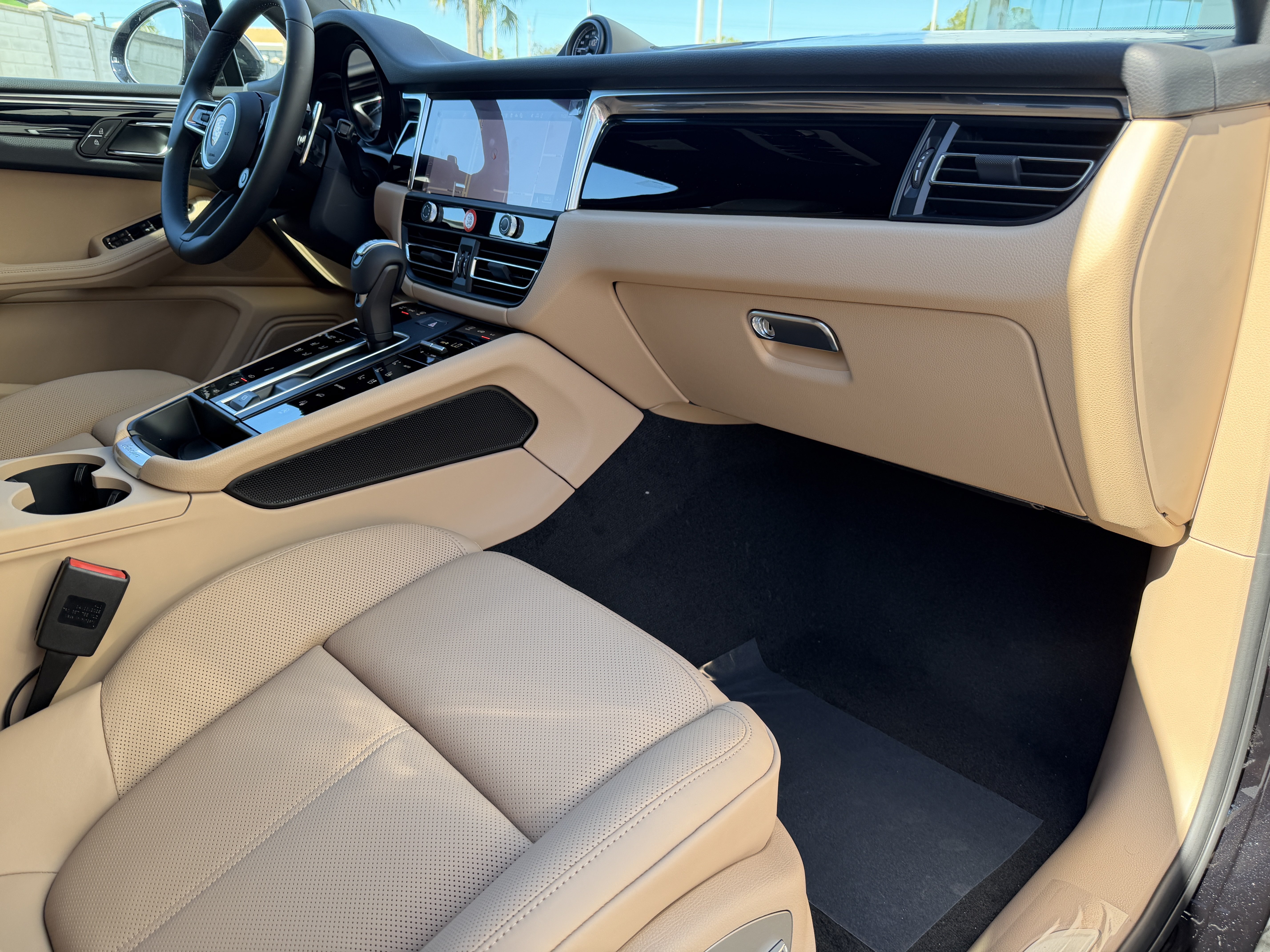 New 2026 Porsche Macan S AWD/4WD image 17