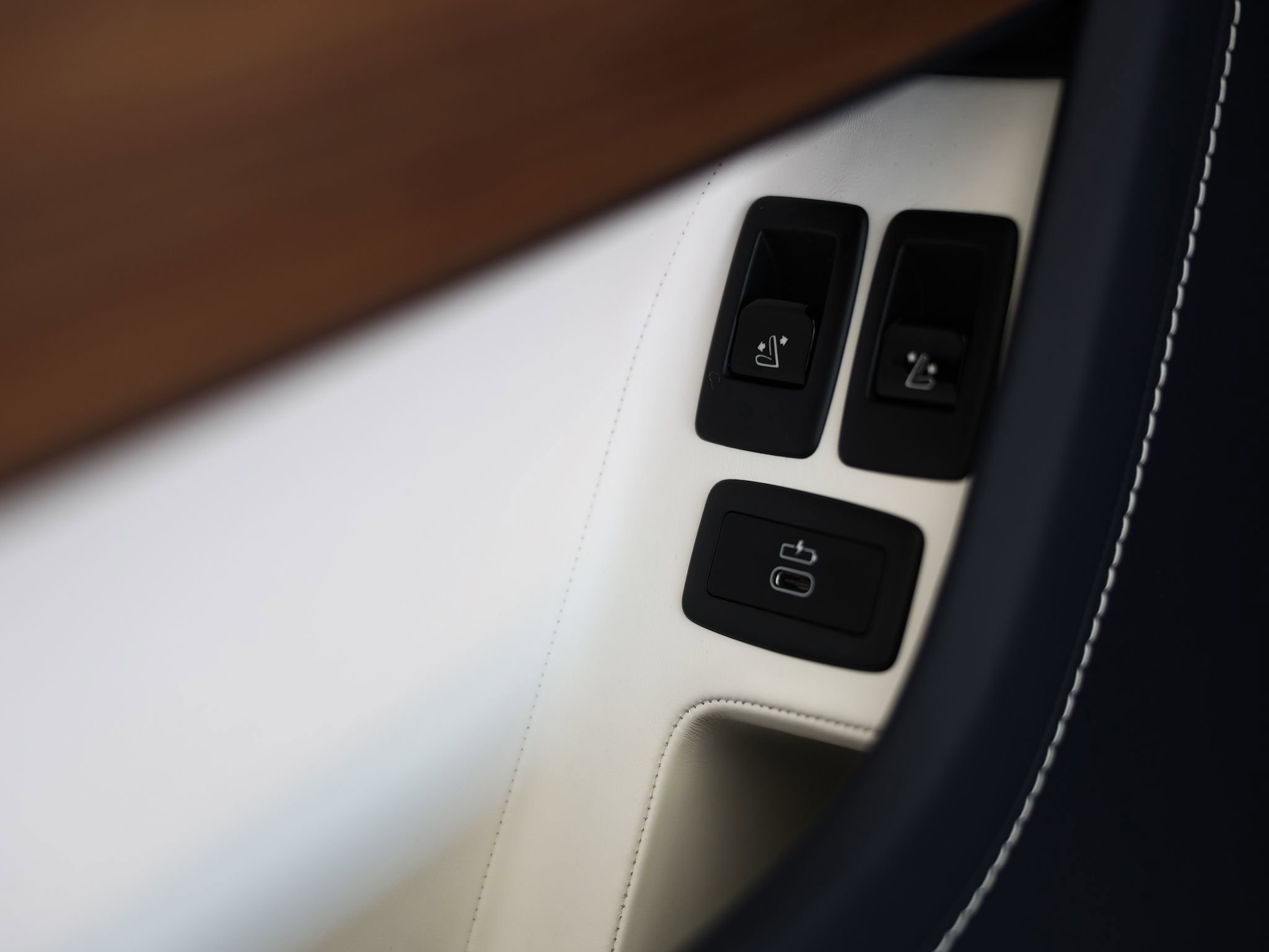 New 2026 Rolls-Royce Cullinan image 31