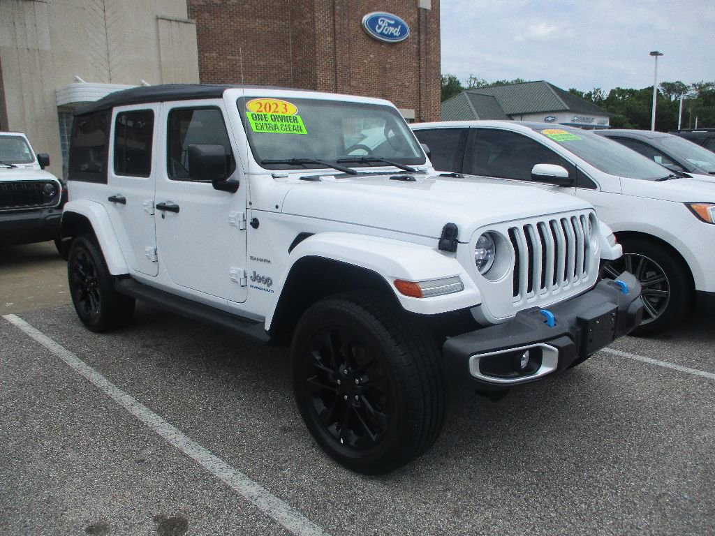 Used 2023 Jeep Wrangler Sahara image 1