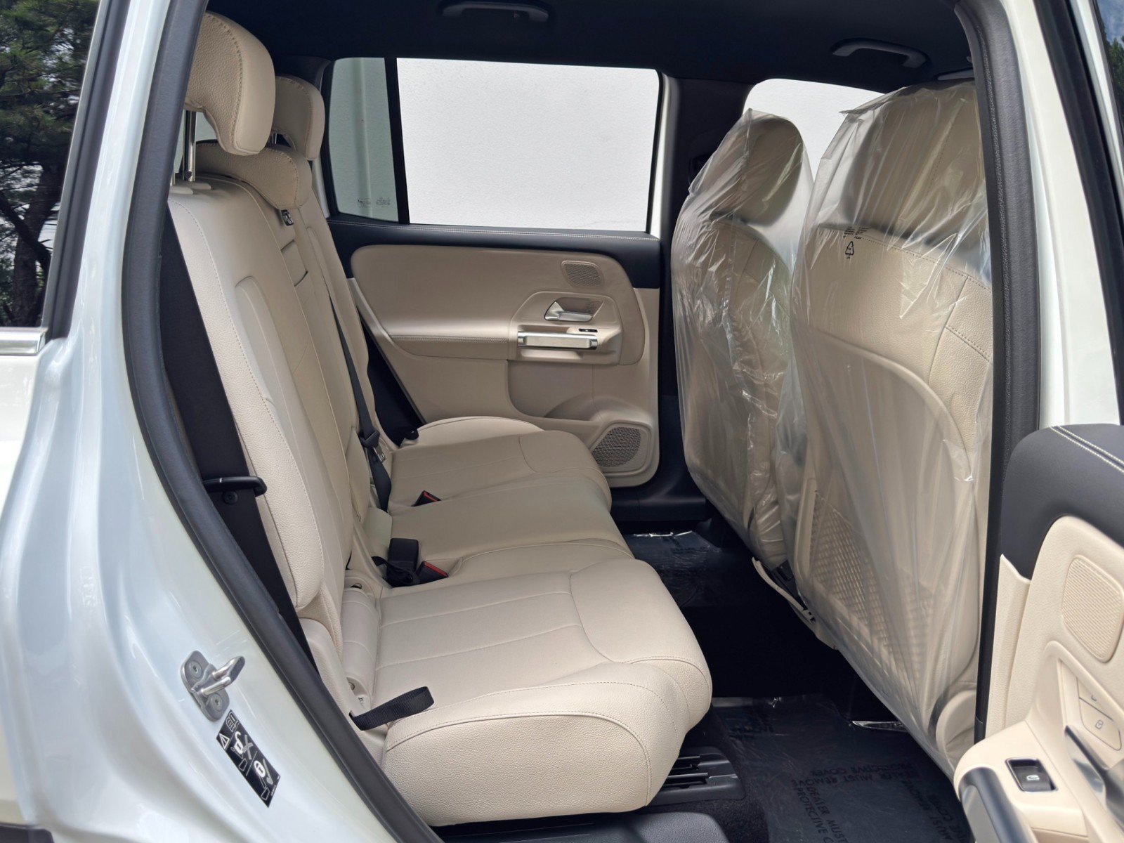 Used 2025 Mercedes-Benz GLB 250 image 40