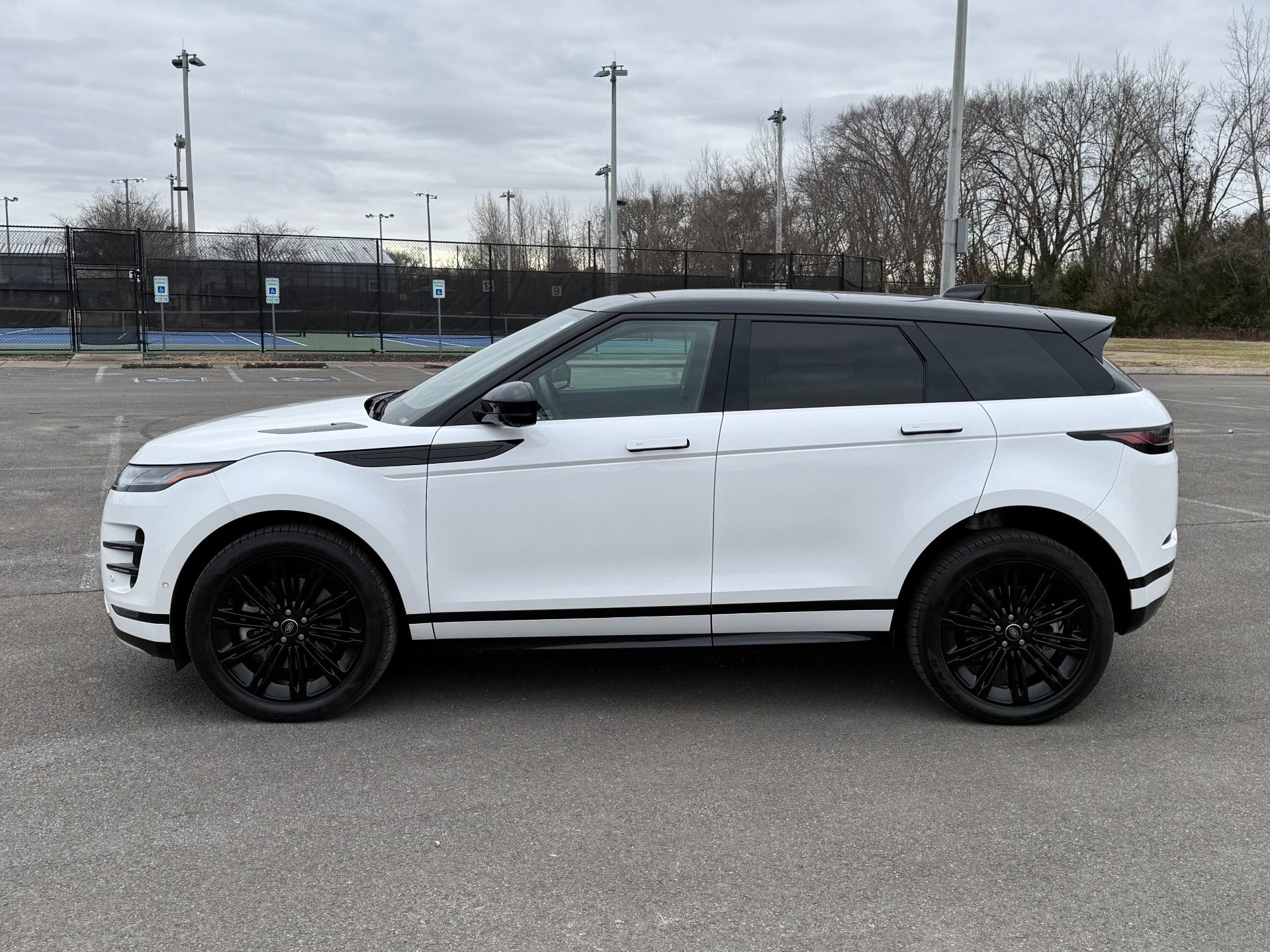 Used 2024 Land Rover Range Rover Evoque Dynamic SE image 8