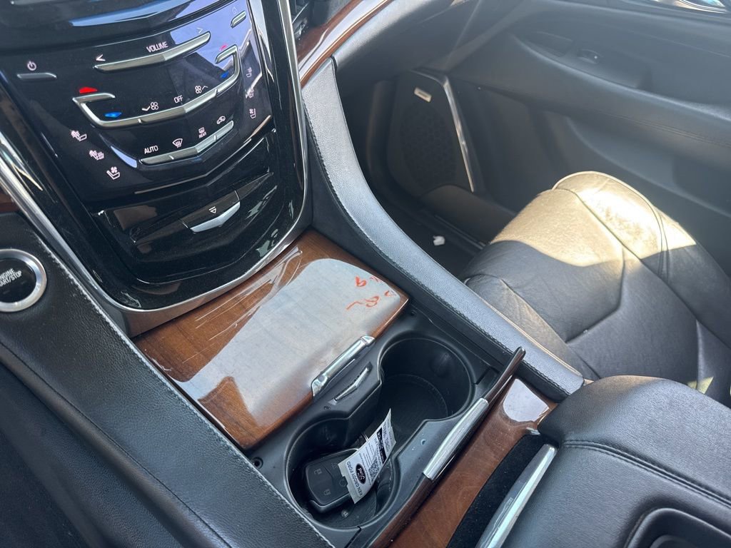 Used 2016 Cadillac Escalade ESV Luxury image 12