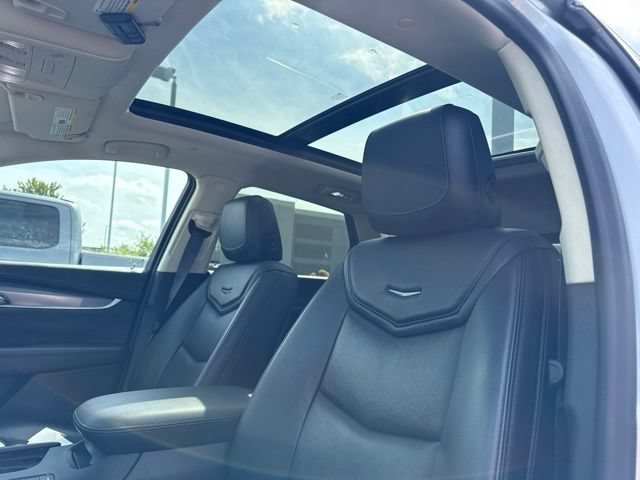 Used 2018 Cadillac XT5 Luxury w/ Driver Awareness Package AWD/4WD image 2