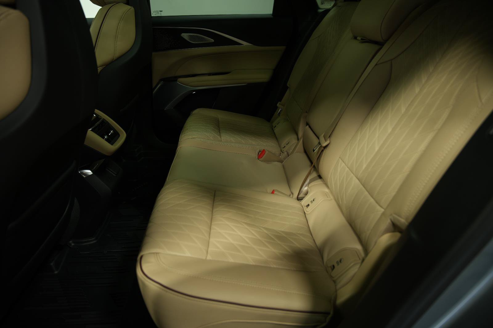 Used 2026 Cadillac Lyriq Signature Luxury w/ Nappa Leather Package AWD/4WD image 23
