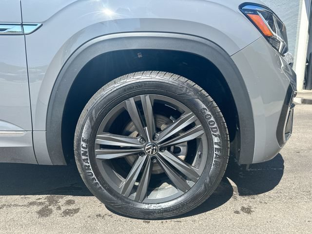 Used 2022 Volkswagen Atlas Cross Sport SEL R-Line AWD/4WD image 12