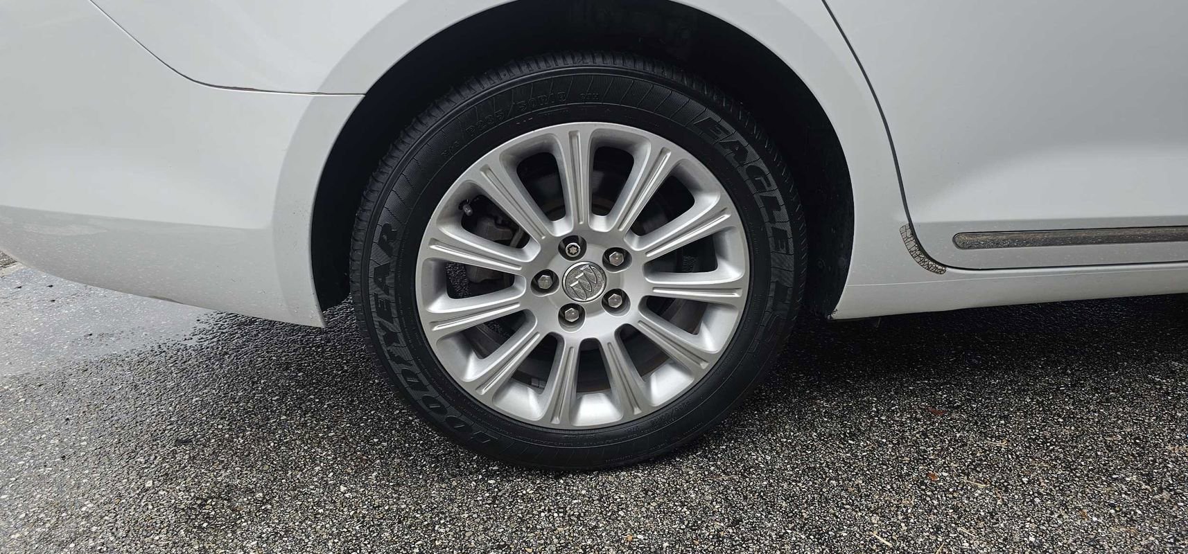 Used 2013 Buick LaCrosse Leather FWD image 6