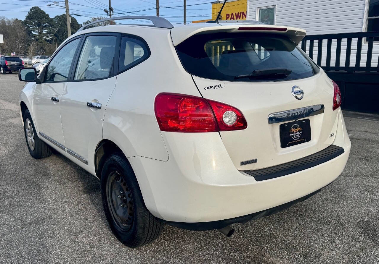 Used 2015 Nissan Rogue S w/ Convenience Package AWD/4WD image 2