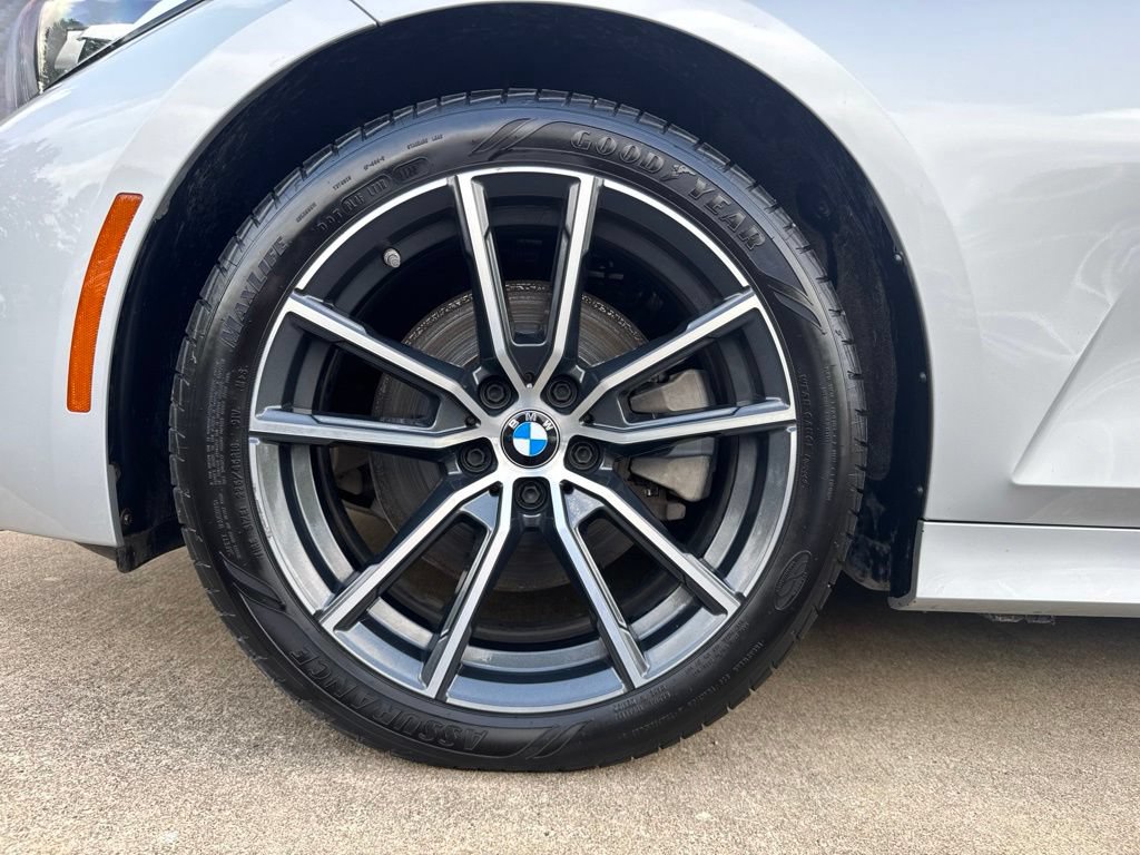 Used 2019 BMW 330i xDrive Sedan w/ Driving Assistance Package AWD/4WD image 25