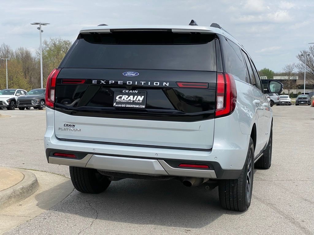 Used 2025 Ford Expedition Platinum AWD/4WD image 8