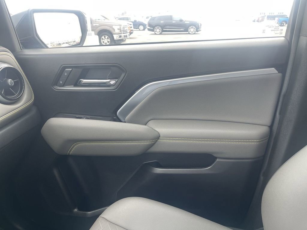 Used 2024 Chevrolet Colorado ZR2 w/ ZR2 Convenience Package III image 29