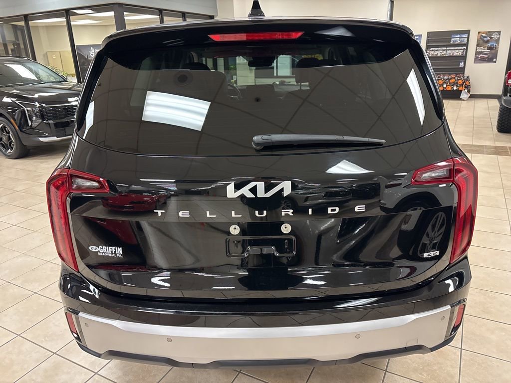 Used 2023 Kia Telluride LX image 5