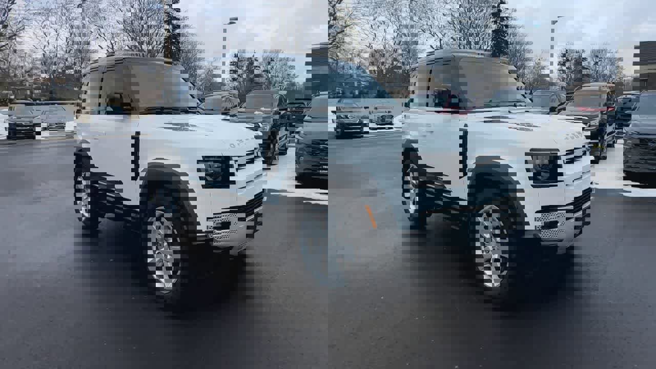 Used 2025 Land Rover Defender 90 S image 2