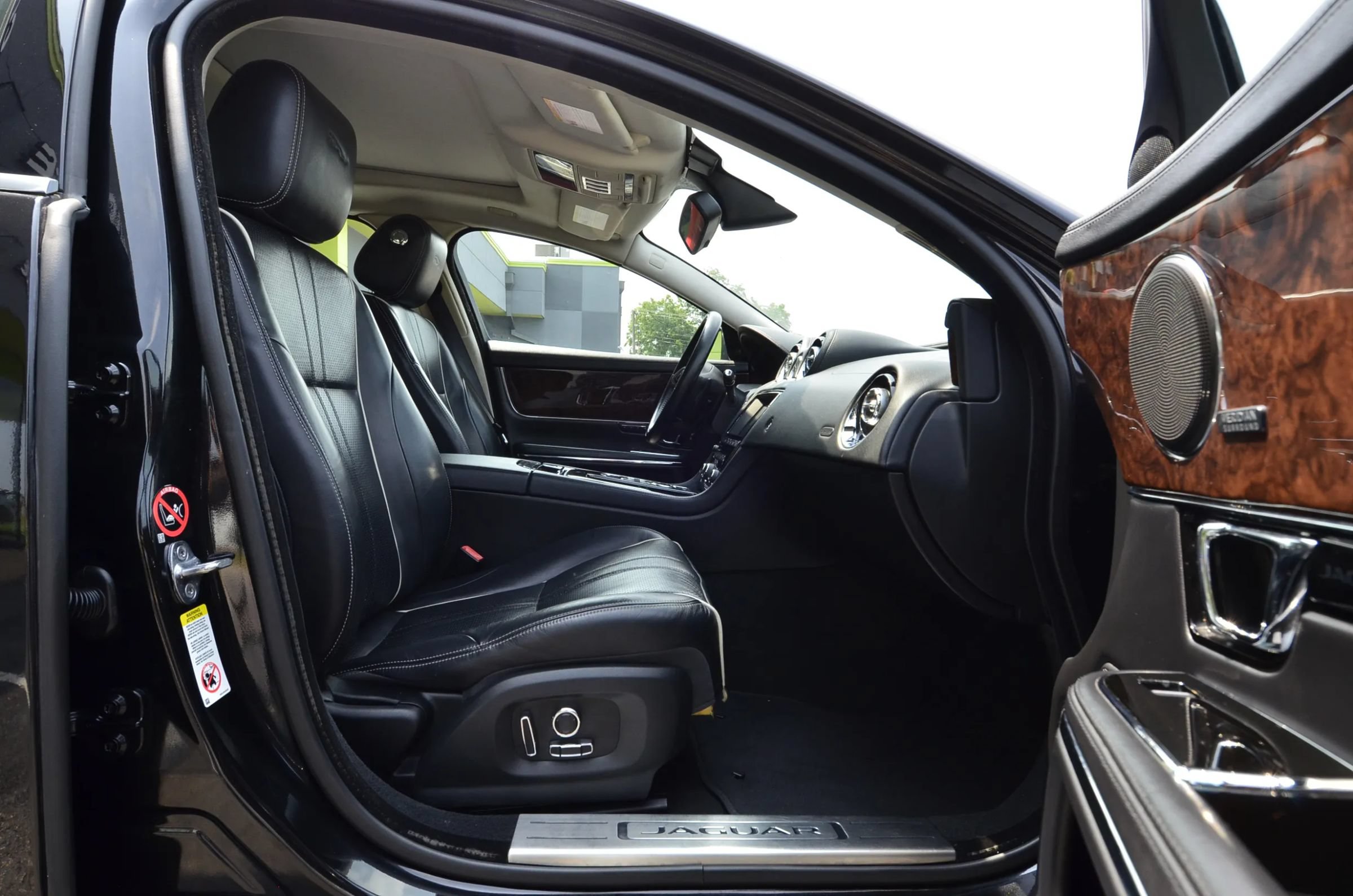 Used 2016 Jaguar XJ R-Sport AWD/4WD image 22