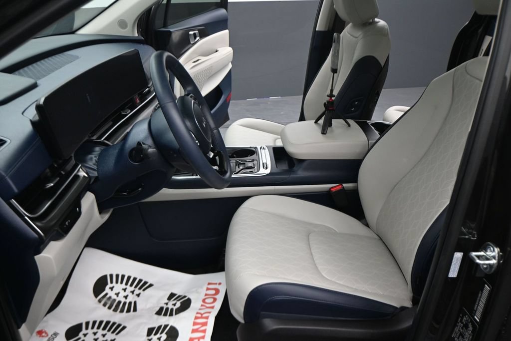 Used 2026 Kia Carnival SX w/ SX Dark Edition Package FWD image 20