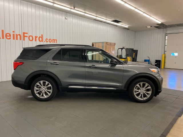 Used 2023 Ford Explorer XLT w/ Equipment Group 202A AWD/4WD image 12