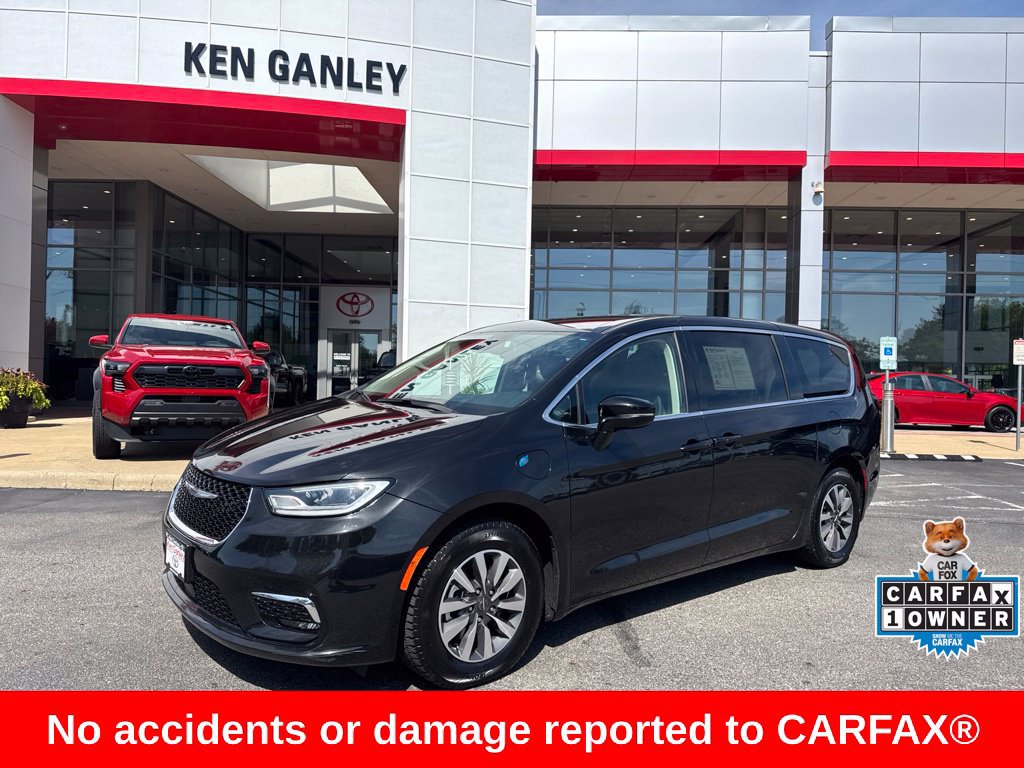 Used 2024 Chrysler Pacifica Limited FWD image 1
