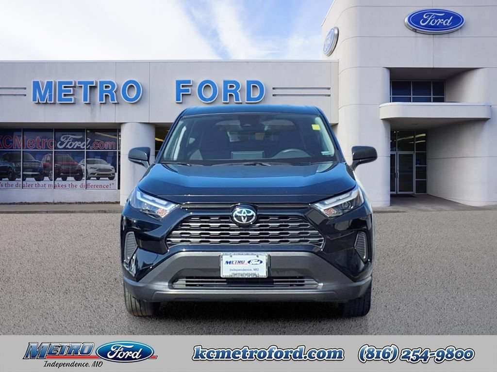 Used 2025 Toyota RAV4 LE AWD/4WD image 8