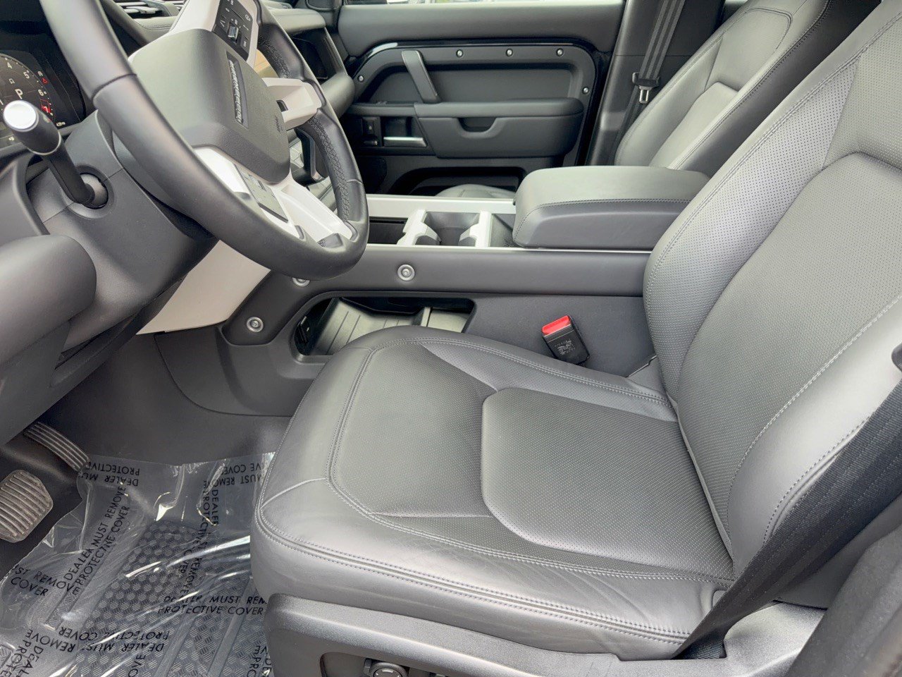 Used 2025 Land Rover Defender 110 X-Dynamic SE AWD/4WD image 5