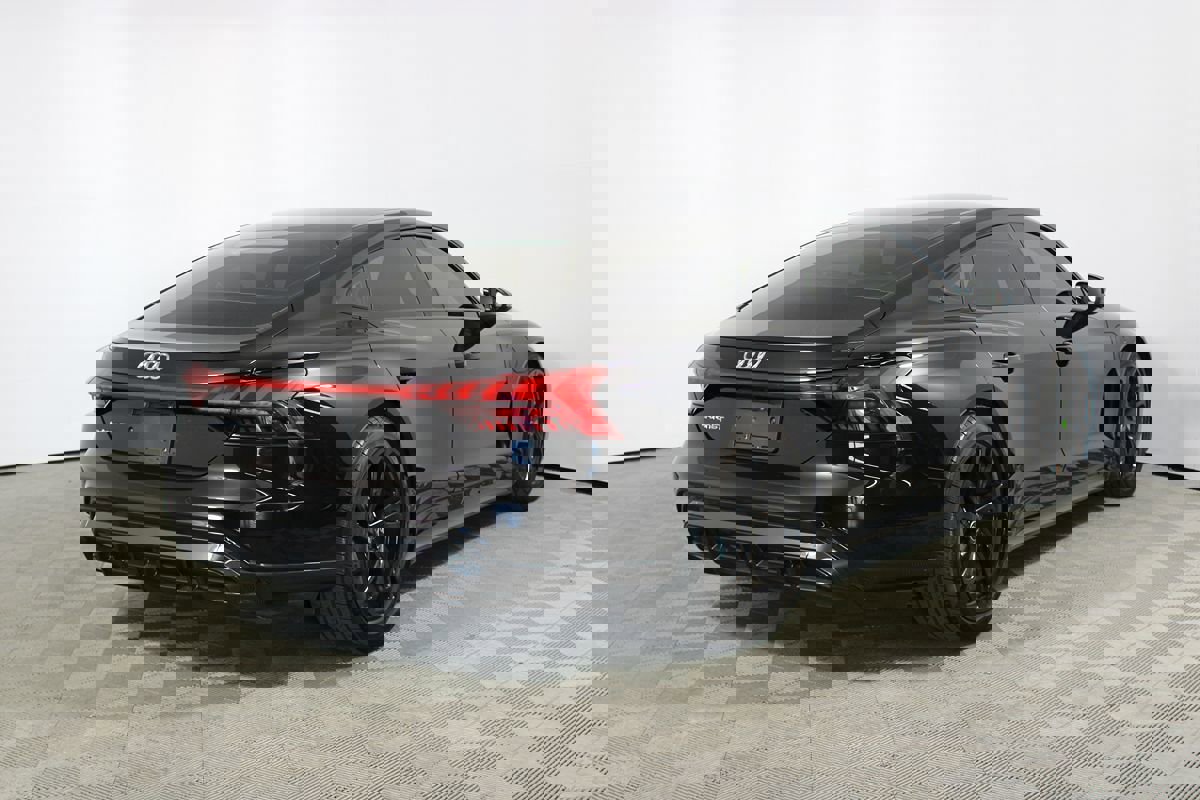 Used 2024 Audi e-tron GT Premium Plus image 46