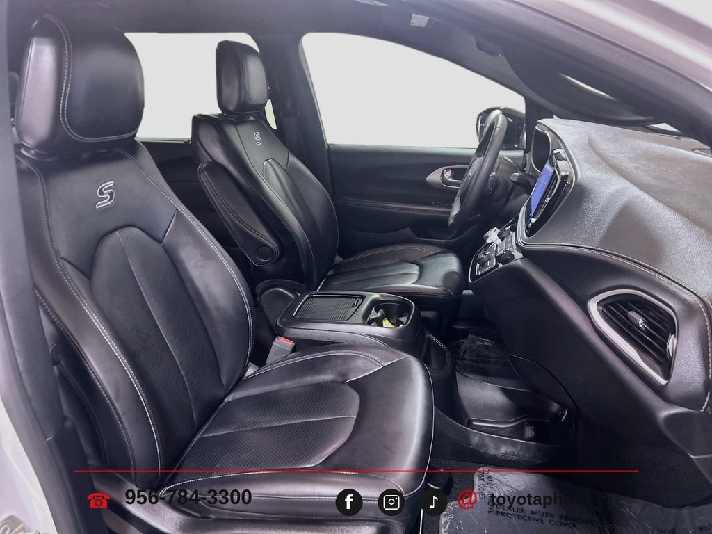 Used 2024 Chrysler Pacifica Touring-L w/ S Appearance Package FWD image 26