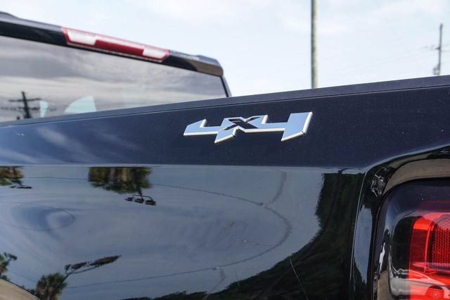 Used 2025 GMC Sierra 1500 SLT AWD/4WD image 9