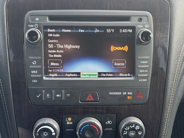 Used 2017 Chevrolet Traverse LT w/ Style and Technology Package image 22