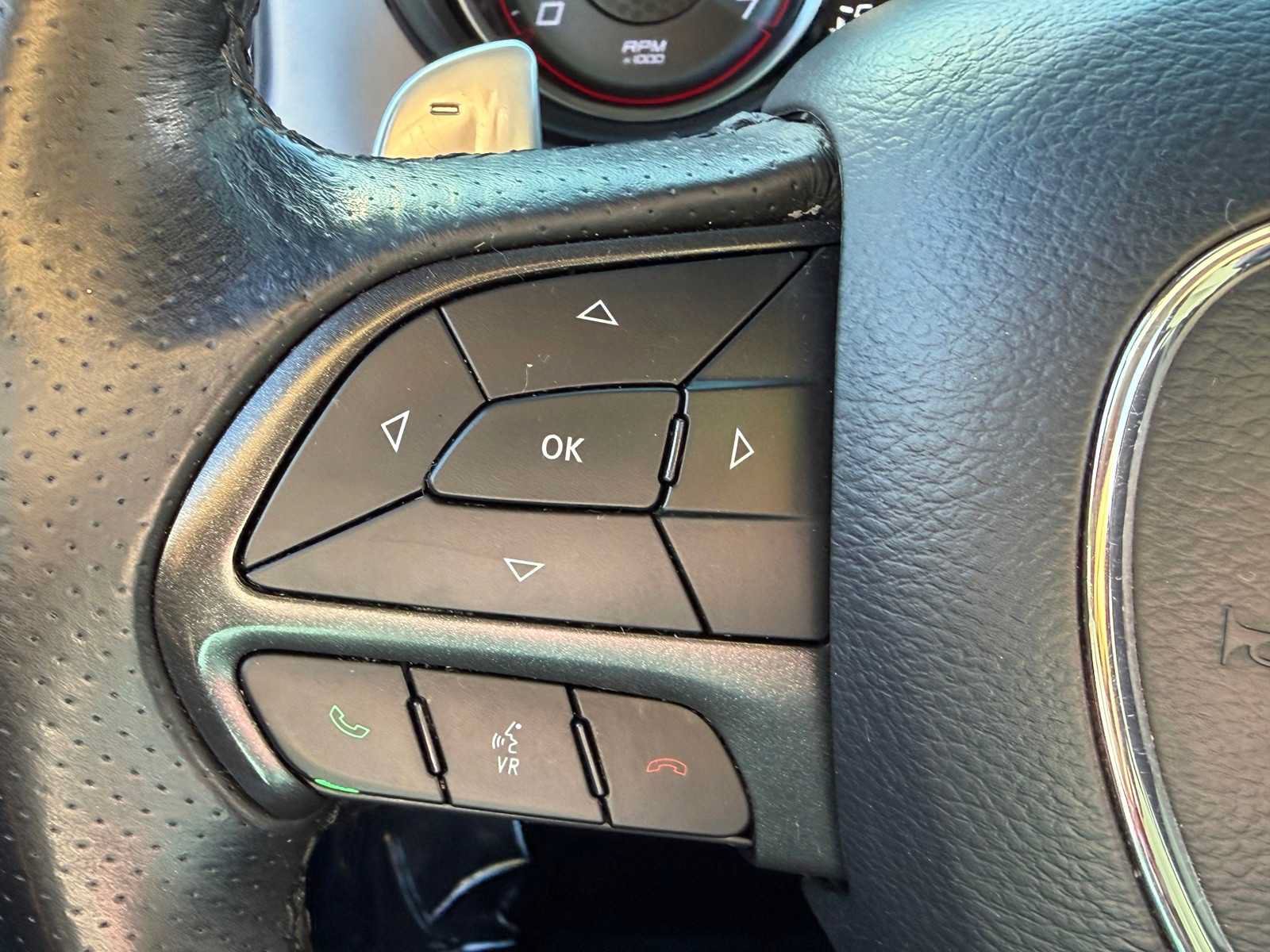 Used 2019 Dodge Charger SXT RWD image 16