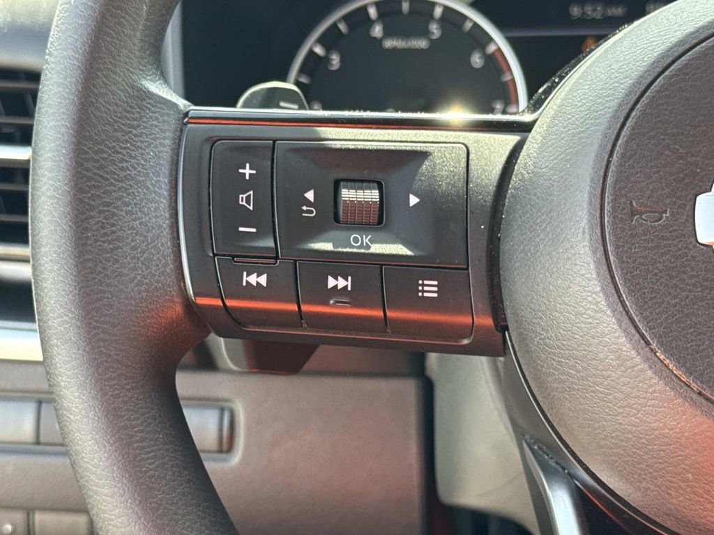 Certified 2021 Nissan Rogue SV FWD image 30