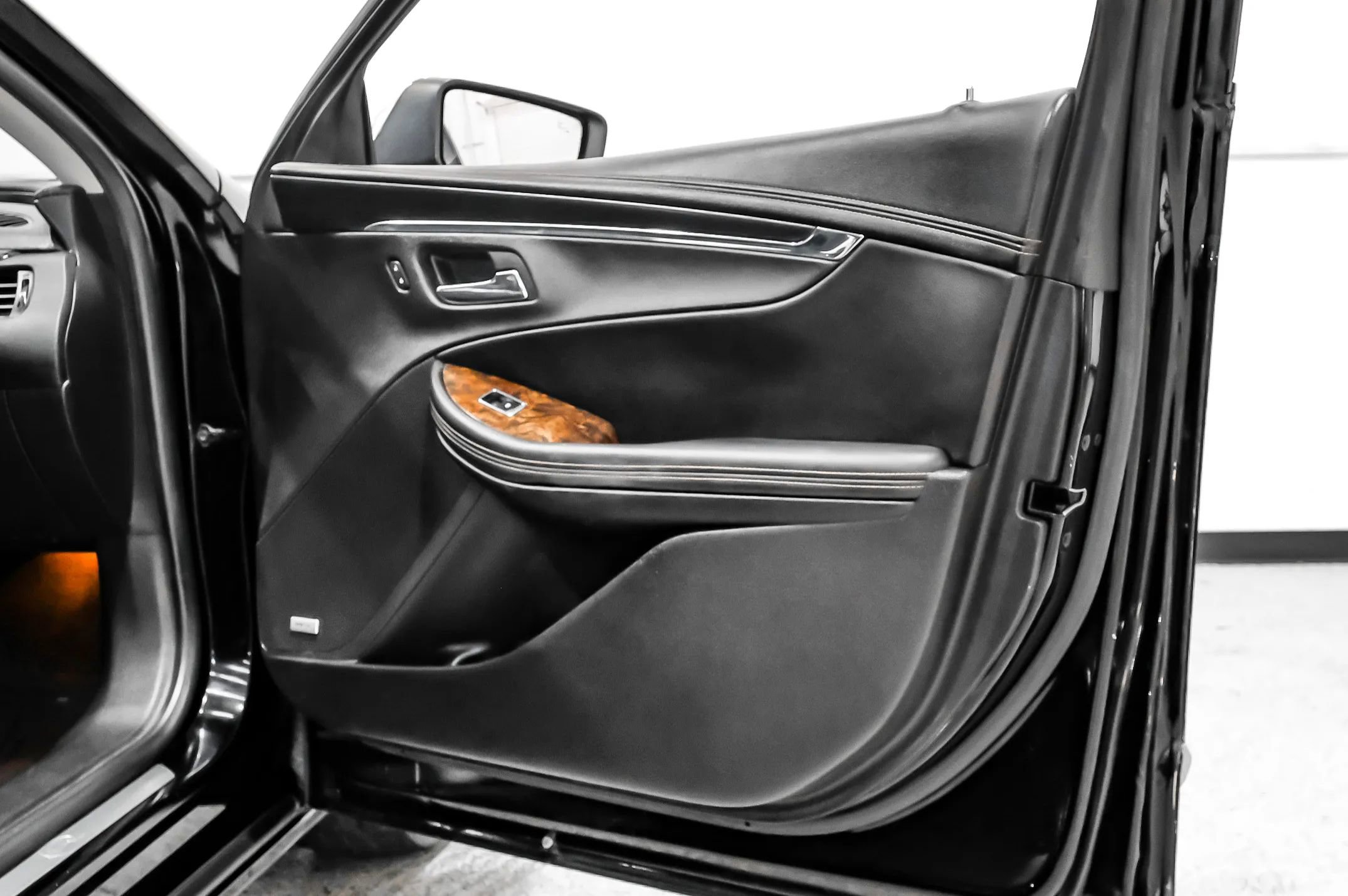 Used 2015 Chevrolet Impala LTZ image 48